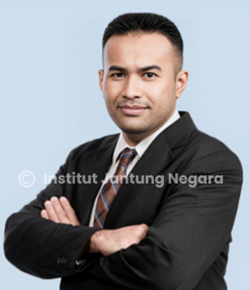 Foto Dr. Ahmad Mahir Shamsuddin, dokter bedah jantung di Kuala Lumpur