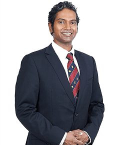 Foto Dr. Arasa Raj Sinnathuray, dokter tht di Gleneagles Kuala Lumpur