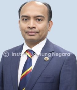 Foto Datuk Dr. Zahari Othman, dokter bedah umum di Institut Jantung Negara (IJN)