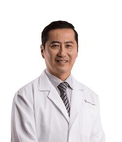 Foto Dr. Francis Lau Sing Lee, dokter radiologi di Island Hospital