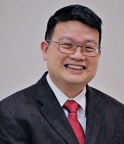Foto Dr. John Chan Kok Meng, dokter bedah jantung di CVSKL