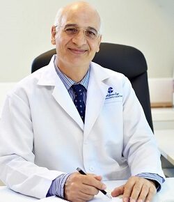 Foto Dr. Kazem Djavadkhani, dokter bedah saraf di Loh Guan Lye