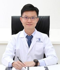 Foto Dr. Lee Choon Kin, dokter internis di Penang