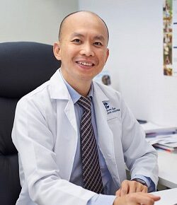Foto Dr. Sim Seng Keat, dokter kandungan di Island Hospital