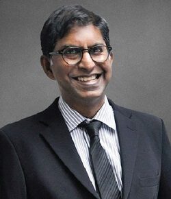 Foto Dr. Suren Thuraisingham, dokter jantung di CVSKL