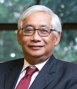 Foto Tan Sri Dato' Dr. Yahya Awang, dokter bedah jantung di CVSKL